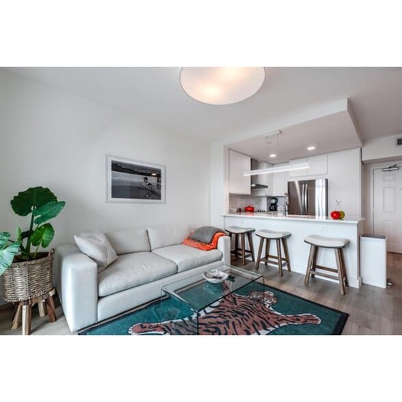 Building Photo - 1723 SW 23rd St