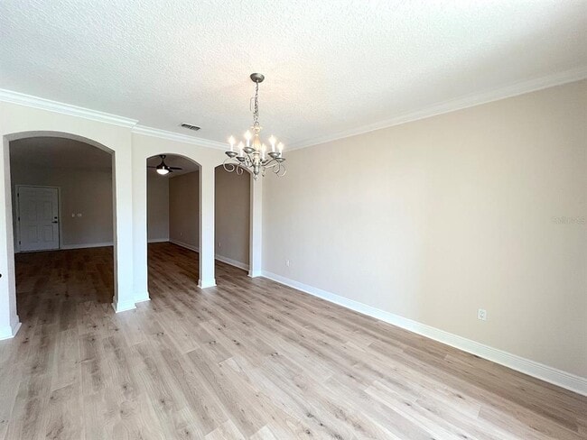 Building Photo - 190 Riverview Bend S