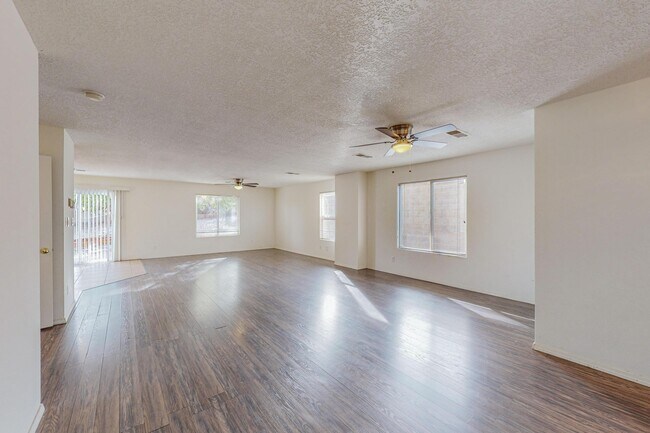 Building Photo - 6056 Malpais Park Ave NW