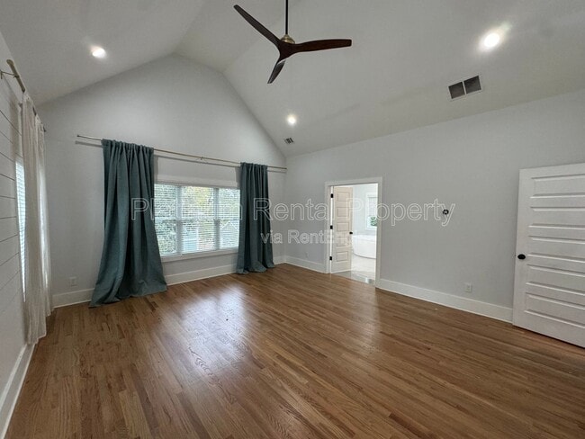 Building Photo - 150 Dahlgren St SE