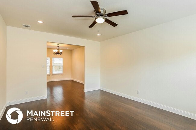 Building Photo - 14908 Oakwood Ln