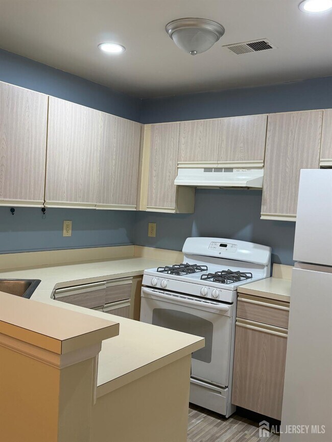 Building Photo - 11 Tanglewood Ct