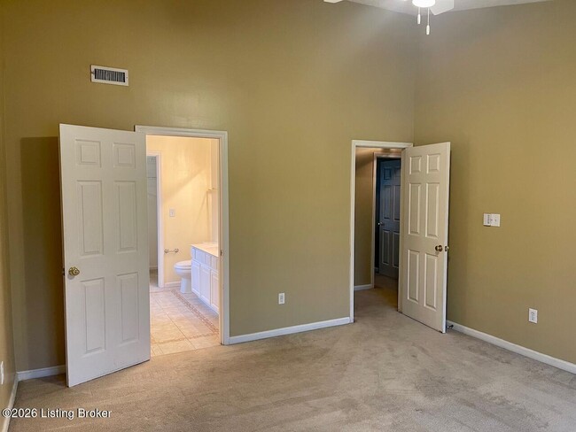 Building Photo - 5814 Waveland Cir