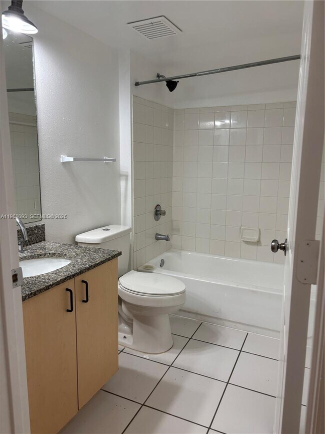 Building Photo - 2433 Centergate Dr