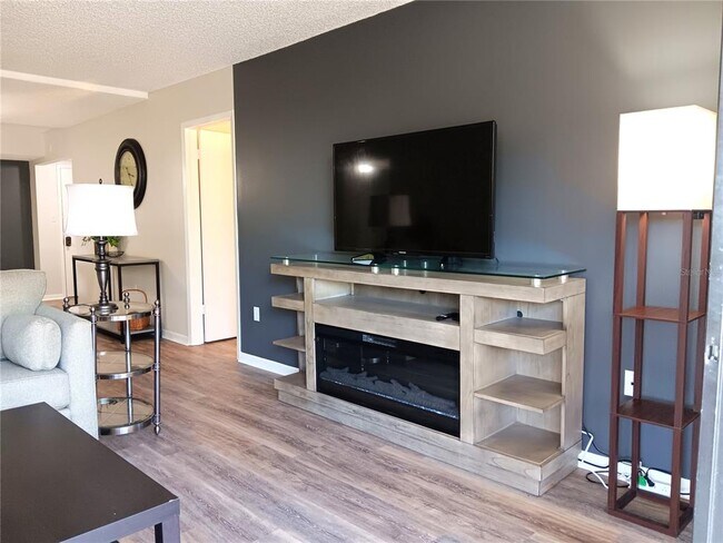 Building Photo - 2700 Bayshore Blvd