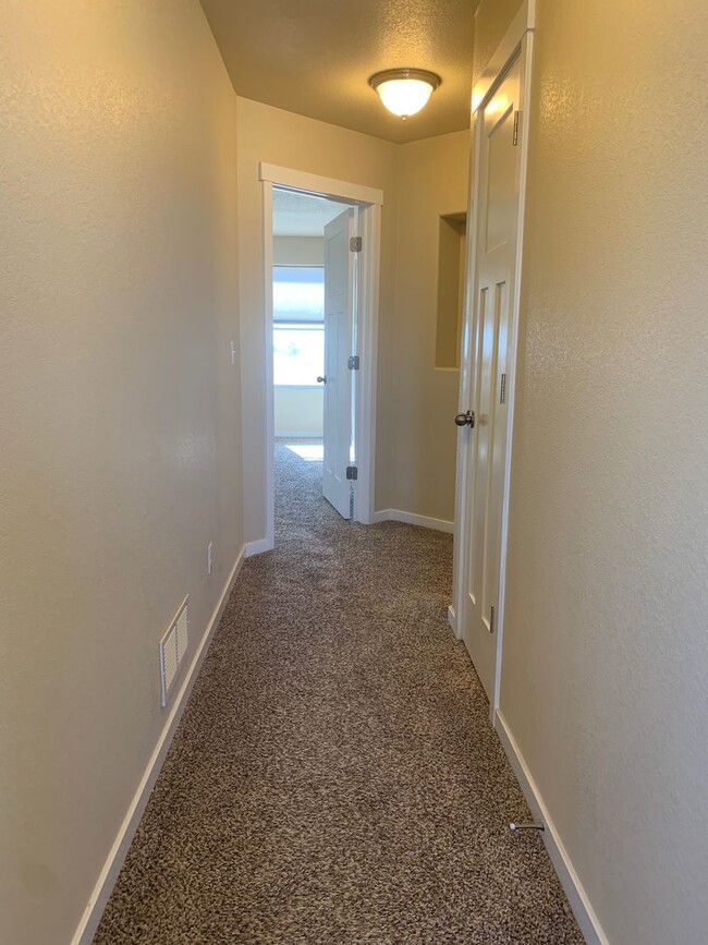 Building Photo - GORGEOUS TWO STORY WITH UNFINISHED BASEMENT