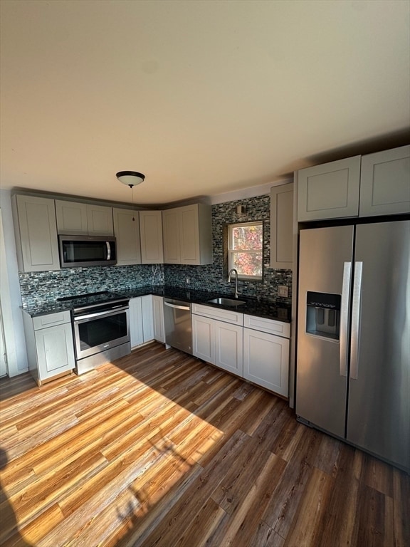 Building Photo - 20 Park Dr