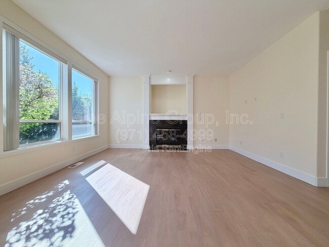 Building Photo - 351 NW Kotrik Pl