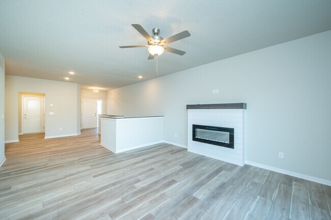 Building Photo - Brand-New 3-Bed Townhome with Attached Garage in Wolf Creek