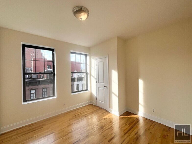 Primary Photo - West 11th Street