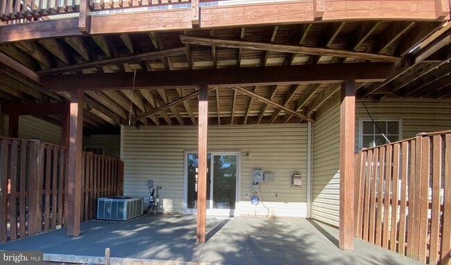 Building Photo - 13030 Park Crescent Cir