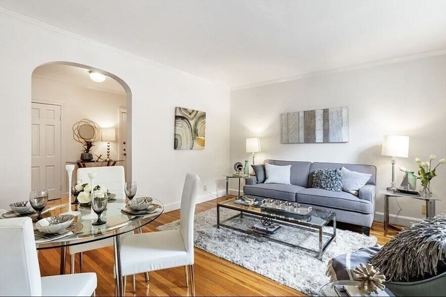 Primary Photo - 60 Sutherland Rd