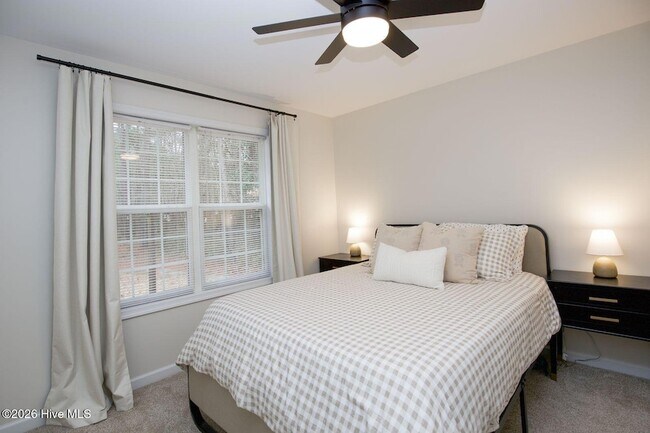 Building Photo - 681 Ginesing Dr