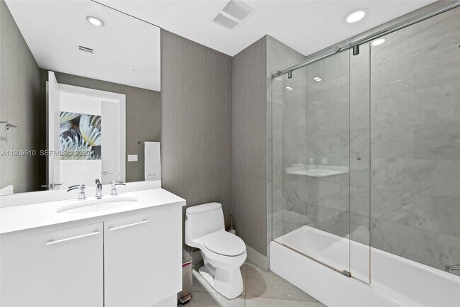 Building Photo - 4100 Island Blvd