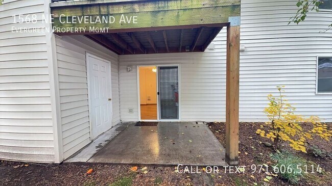 Building Photo - 1568 NE Cleveland Ave