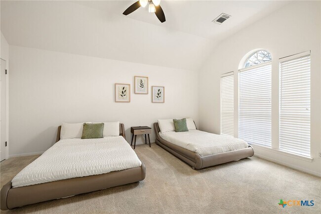 Building Photo - 13039 Scofield Farms Dr