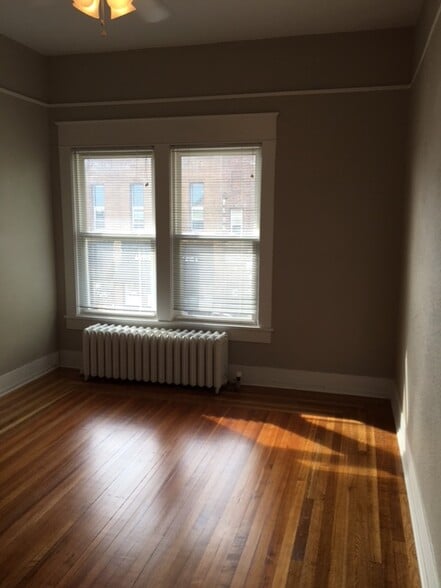 Bedroom - 219 5th St