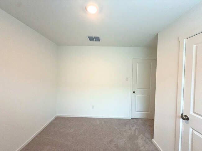 Building Photo - 6220 Sandpiper Ln