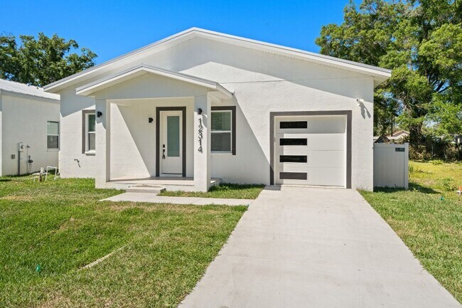 Building Photo - Gorgeous New Constriction House in Tampa
