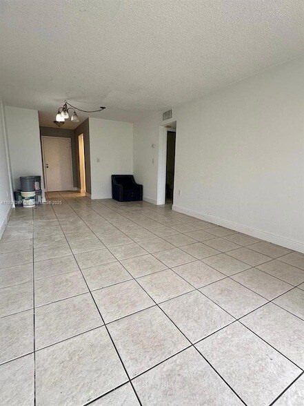 Building Photo - 1805 Sans Souci Blvd