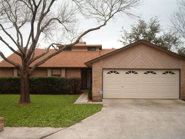 Primary Photo - Close to UTSA and Shopping centers