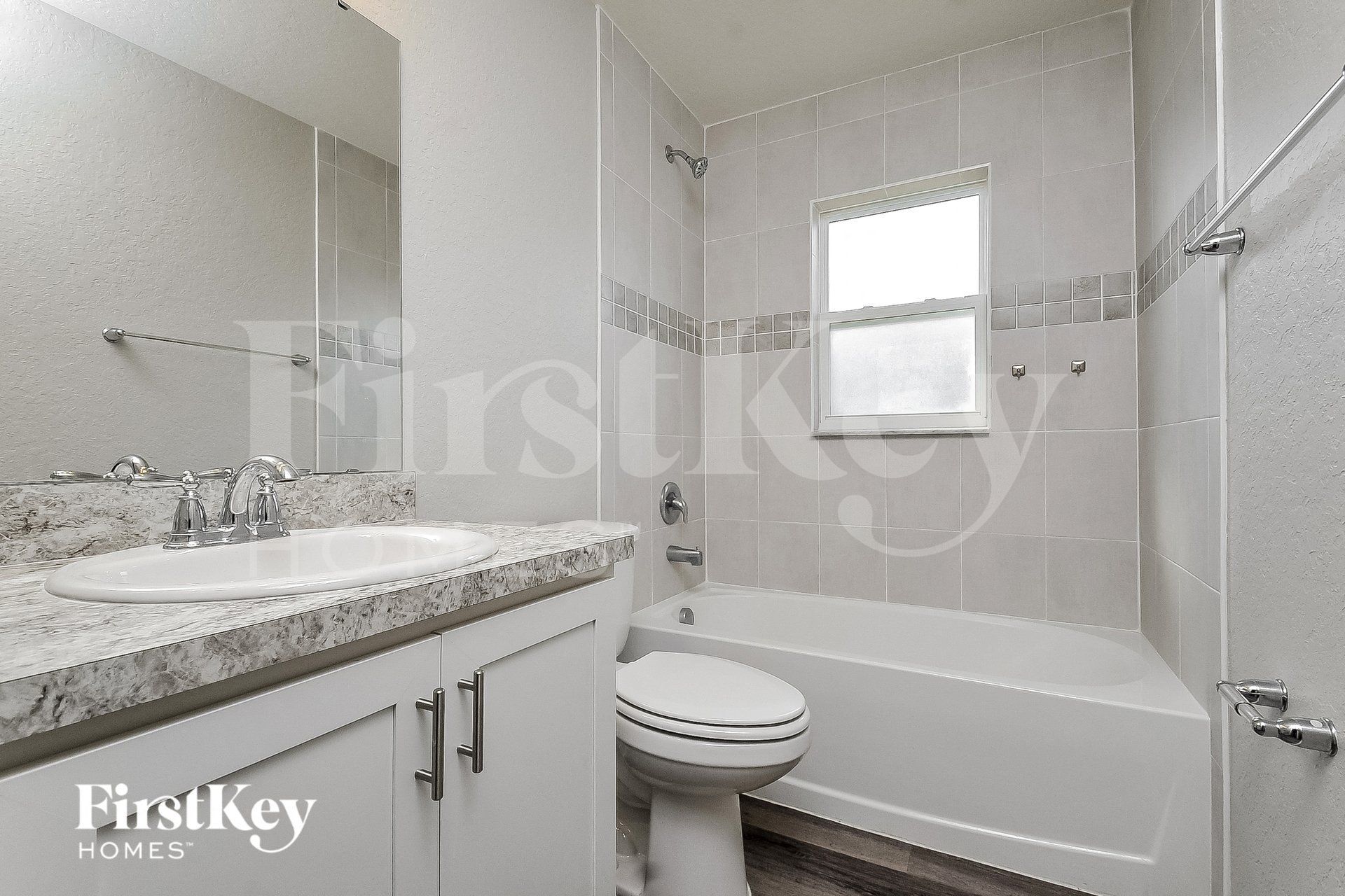 Building Photo - 851 Orleans Dr