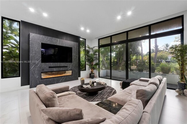 Building Photo - 4364 Alton Rd