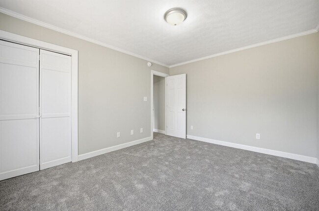 Building Photo - 9 Rhodelia Ln