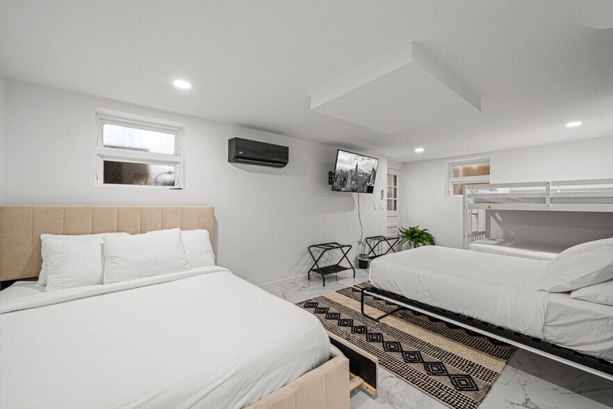 Building Photo - 857 Avenue C