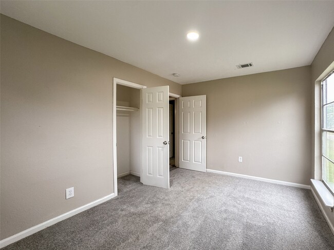 Building Photo - 7710 Claiborne St