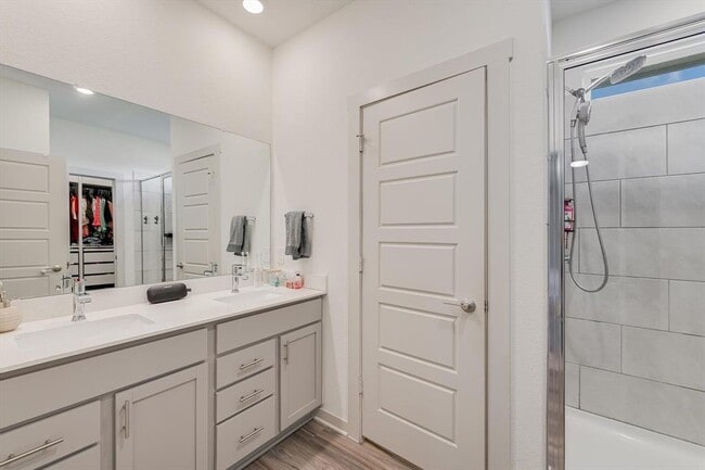 Building Photo - 14013 Zuhause Dr