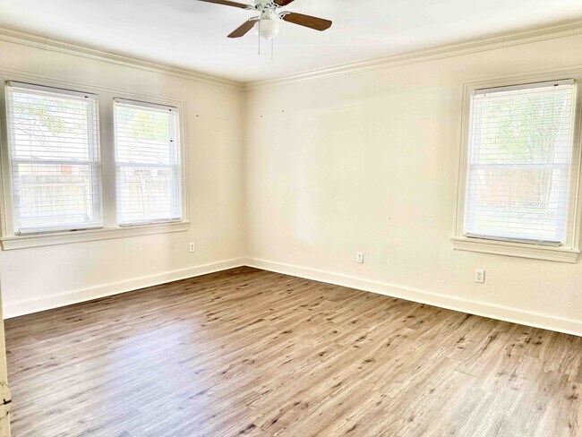 Building Photo - 512 Broadmoor Ave