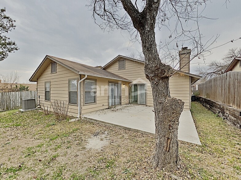 Building Photo - 734 Cypresscliff Dr