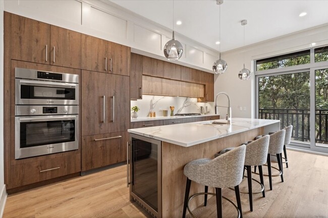 Building Photo - 3951 N Wayne Ave