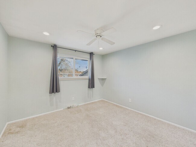 Building Photo - Gorgeous home in Westminster!