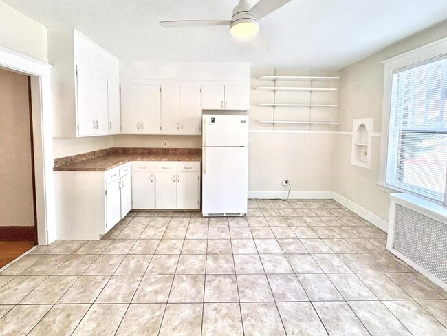 Building Photo - 105 Vale St