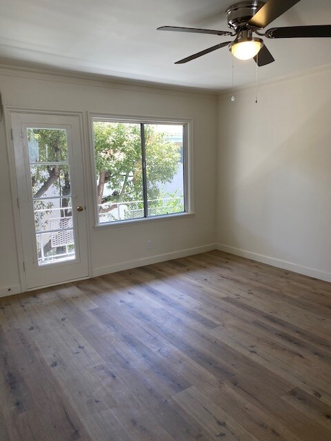 Building Photo - 1320 N Martel Ave