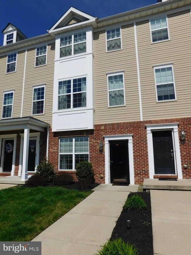 Building Photo - 82 Riverwalk Blvd