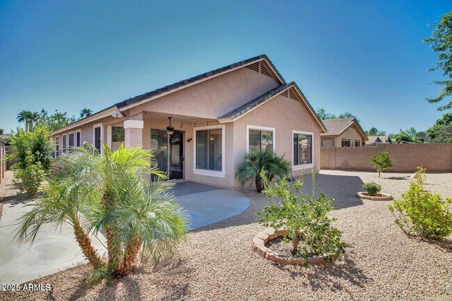 Building Photo - 3528 E Hampton Ln
