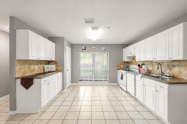 Building Photo - 25706 Glen Loch Dr