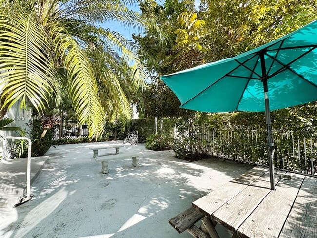 Building Photo - 900 Jefferson Ave