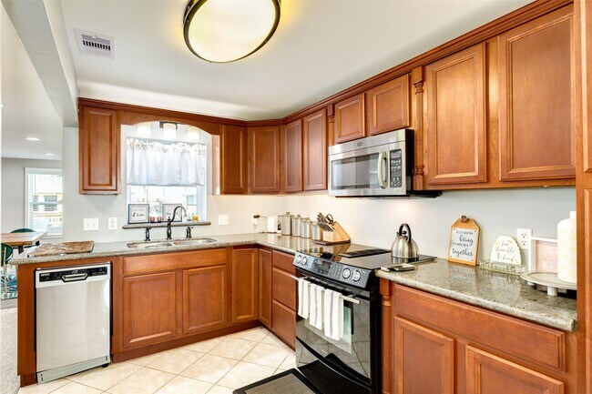 Building Photo - 4421 Pelican Rd