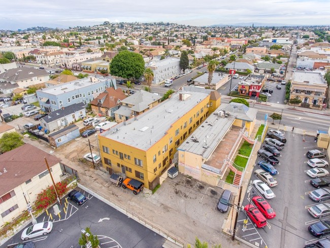 Building Photo - 323 N. Soto St.