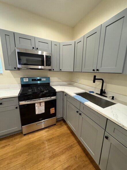 Building Photo - 5432 W 23rd St