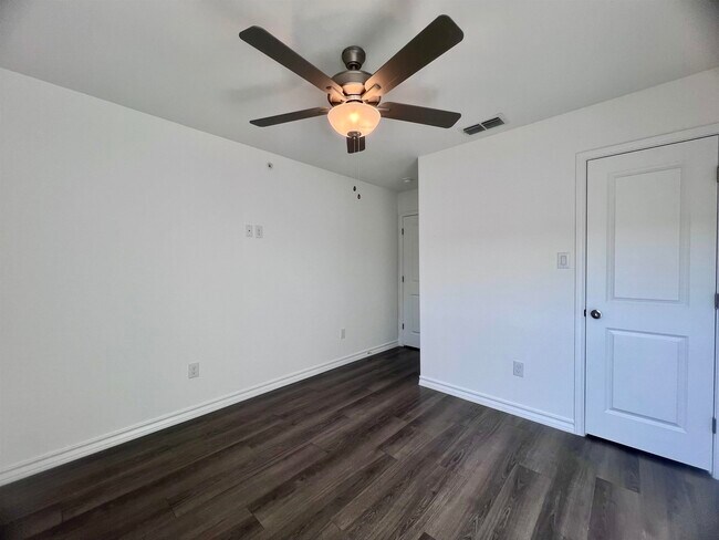 Building Photo - 9910 Bijan Dr
