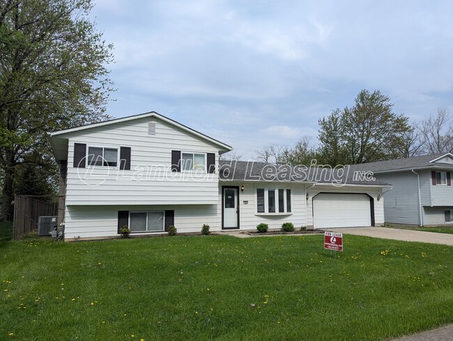 Primary Photo - Spacious Split-Level Home with Updates in ...