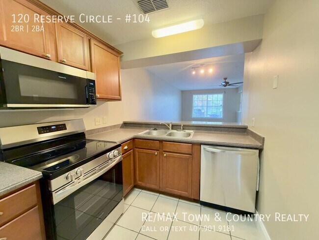 Building Photo - 120 Reserve Cir