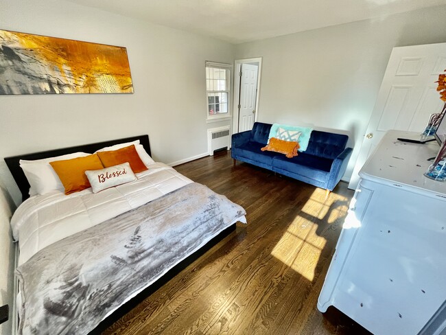 Building Photo - 7001 Coolridge Dr