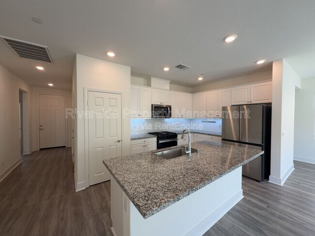 Building Photo - 20947 Spring Mountain Rd