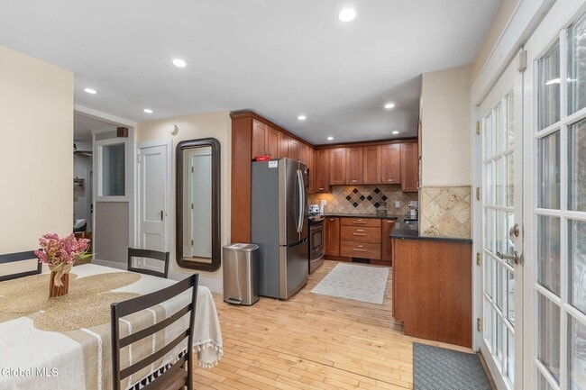 Building Photo - 83 Spring St